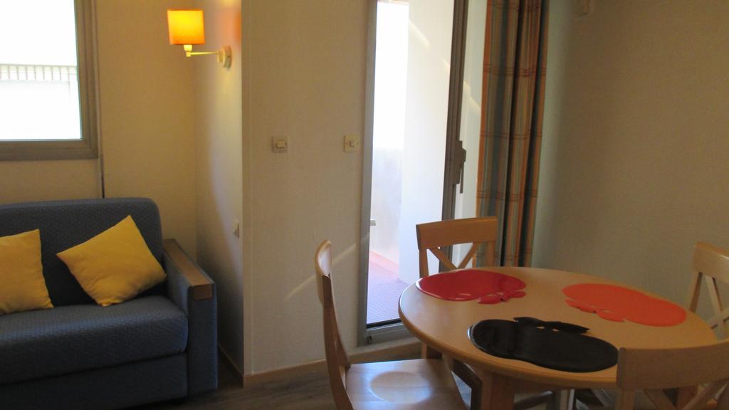 Promenade Des Bains Apartment แซ็งต์-ราฟาเอล ห้อง รูปภาพ